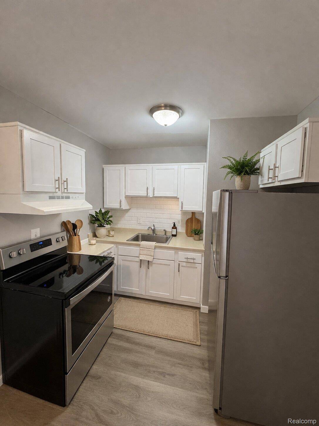 5690 Pardee AVE #7, Dearborn Heights, MI 48125