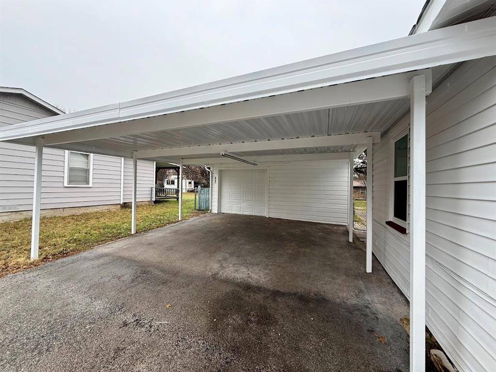 133 Gordon Drive, Azle, TX 76020