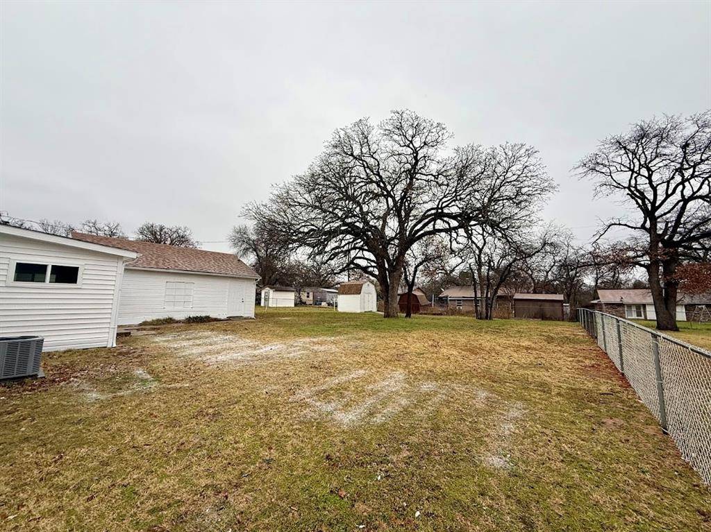 133 Gordon Drive, Azle, TX 76020