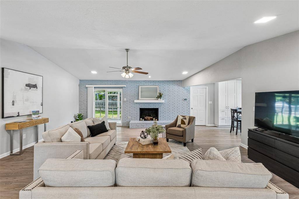 605 Meadow Heath Circle, Dallas, TX 75232