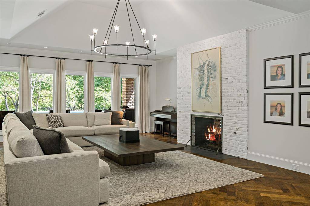 2712 W Prairie Creek Drive, Richardson, TX 75080