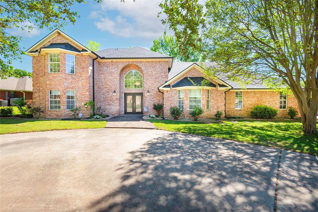 2020 Arbor Bend Street, Bonham, TX 75418