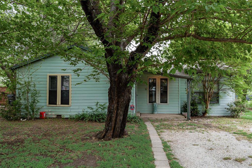 6737 Lakeside Drive, Lake Worth, TX 76135