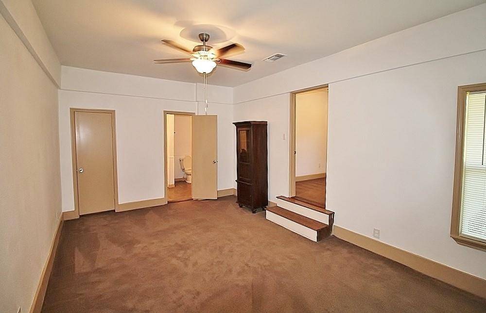 112 Trailwood Road, Enchanted Oaks, TX 75156