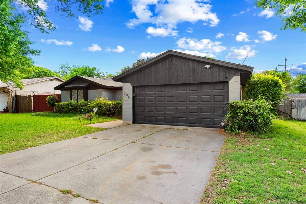 708 Del Mar Lane, Arlington, TX 76012
