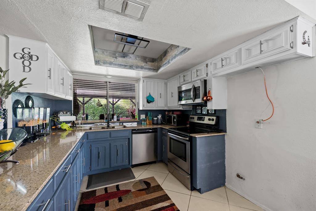 708 Del Mar Lane, Arlington, TX 76012