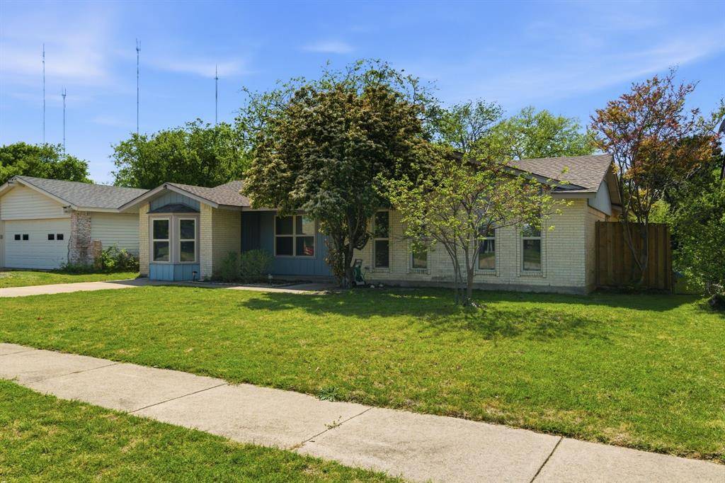 728 Lisa Lane, Cedar Hill, TX 75104