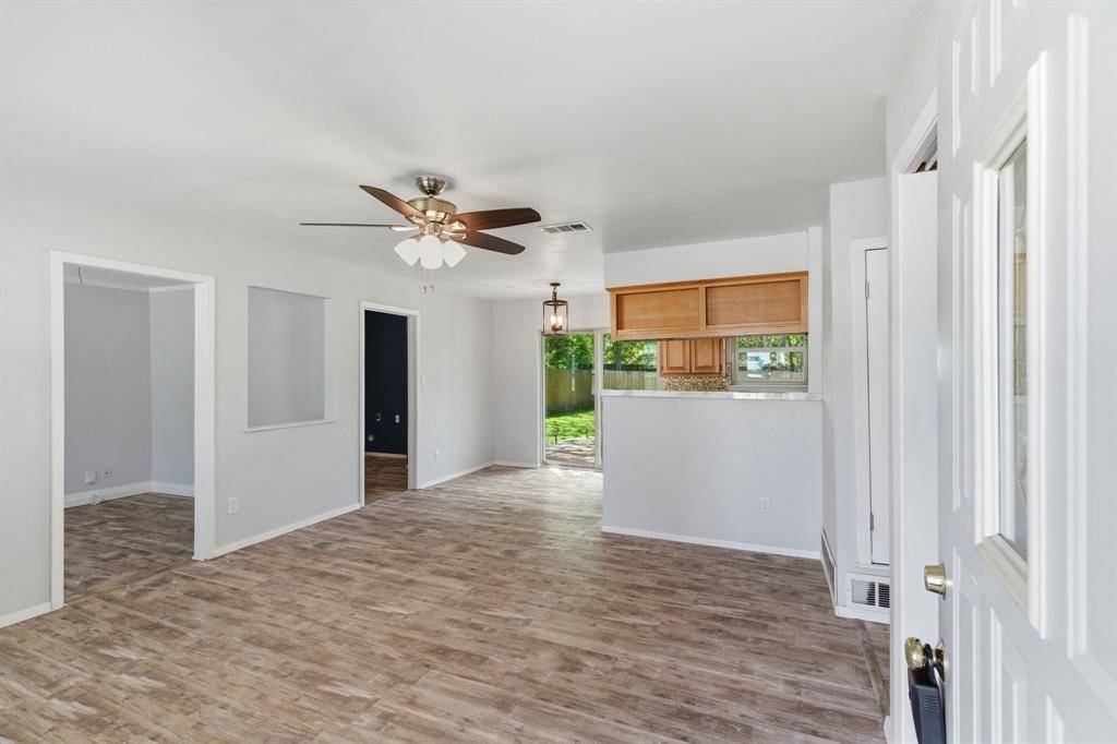 728 Lisa Lane, Cedar Hill, TX 75104