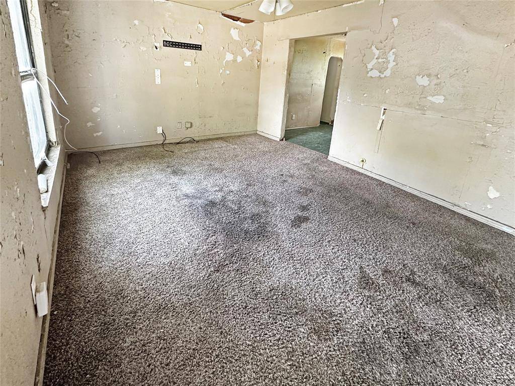 2751 Moffatt Avenue, Dallas, TX 75216