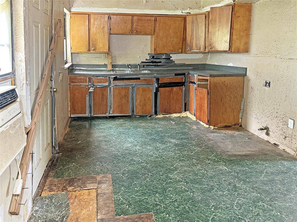 2751 Moffatt Avenue, Dallas, TX 75216