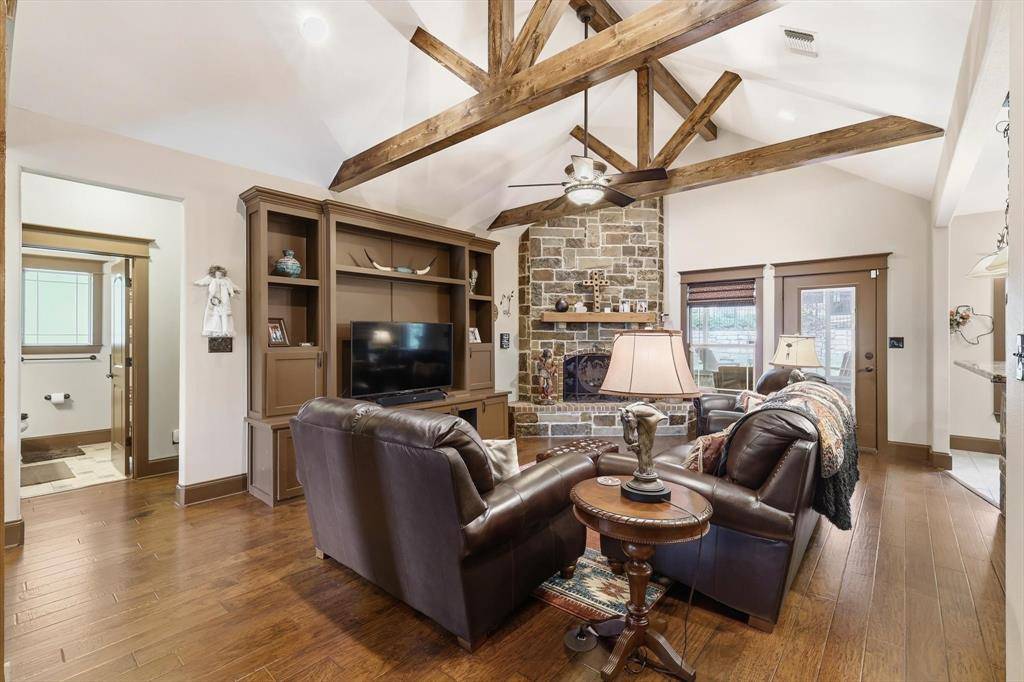 365 Dublin Circle, Gordonville, TX 76245