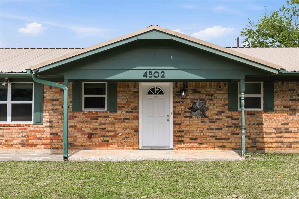 4502 Delwood Drive, Brownwood, TX 76801