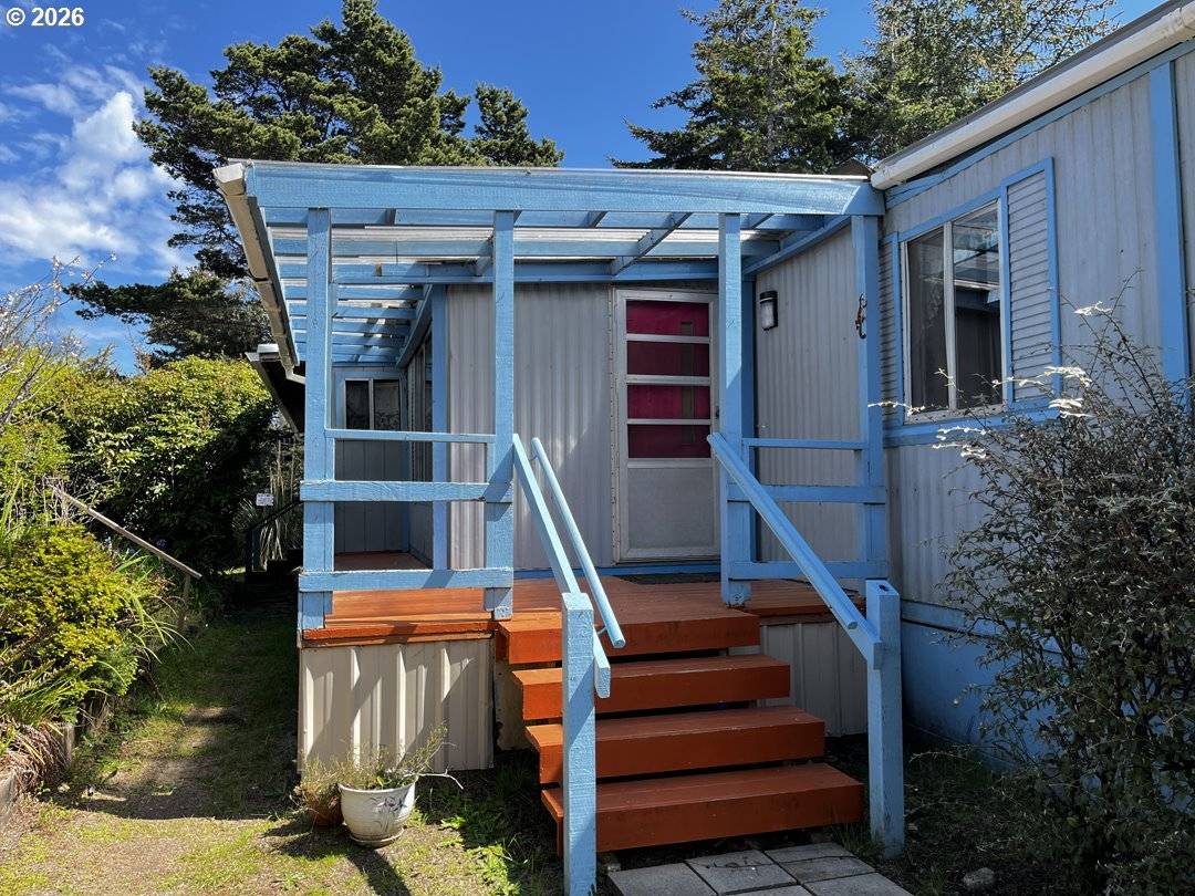 1600 RHODODENDRON DR #21, Florence, OR 97439