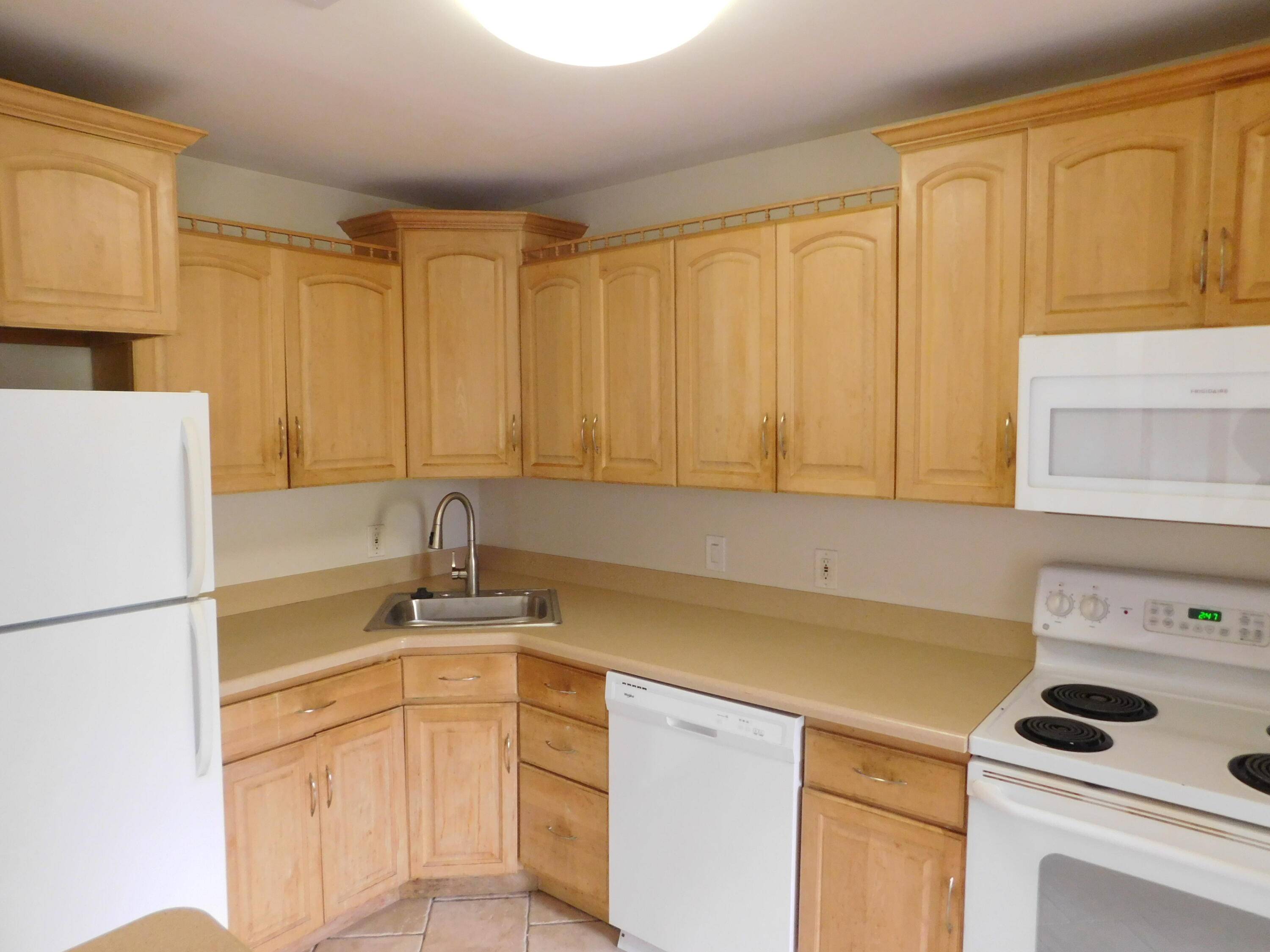 32005 W 12 Mile RD #206, Farmington Hills, MI 48334