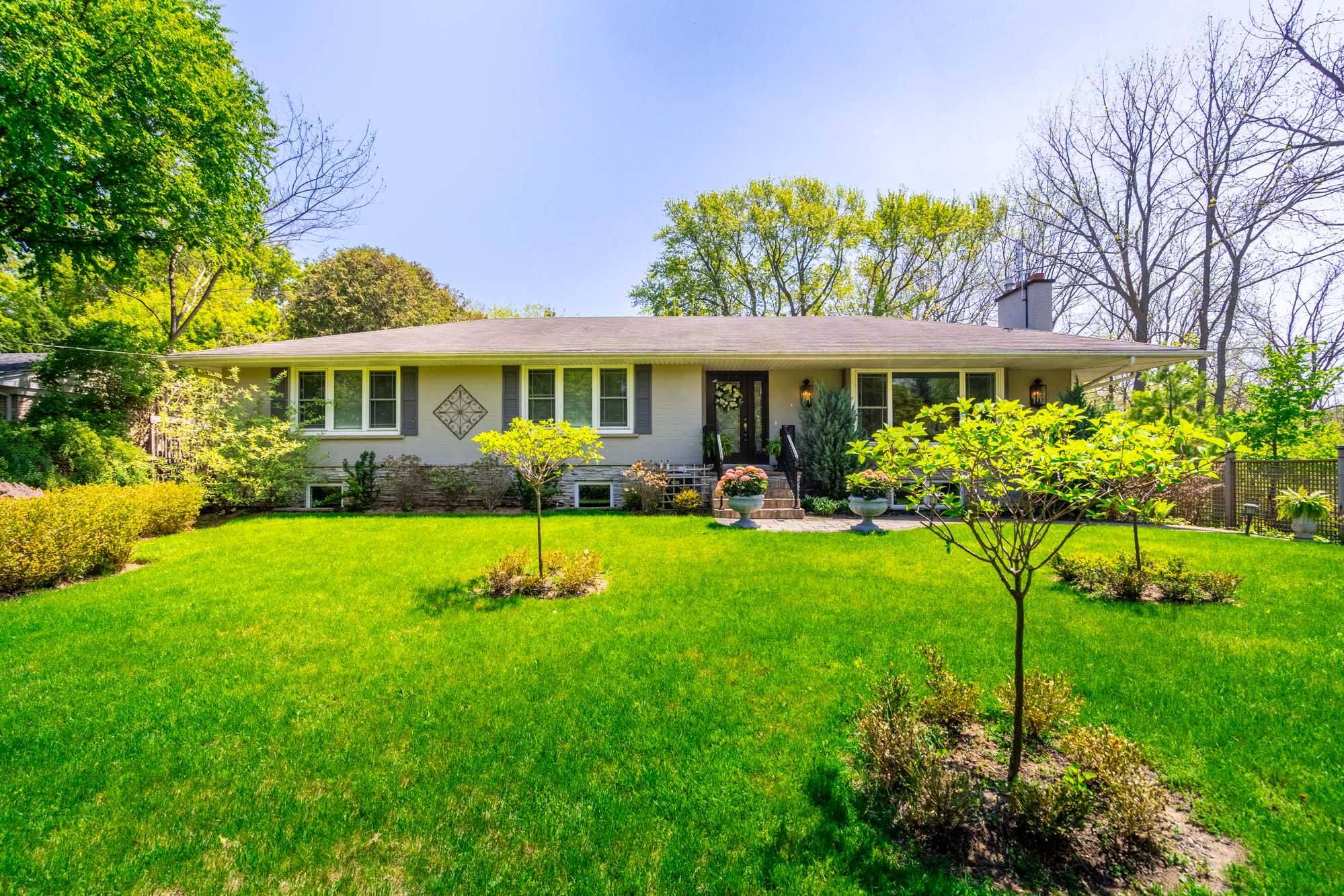 4306 Lakeshore RD, Burlington, ON L7L 1A8