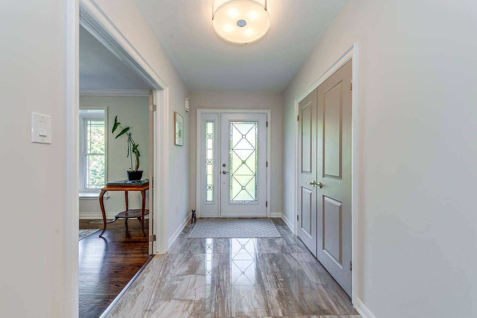 4306 Lakeshore RD, Burlington, ON L7L 1A8