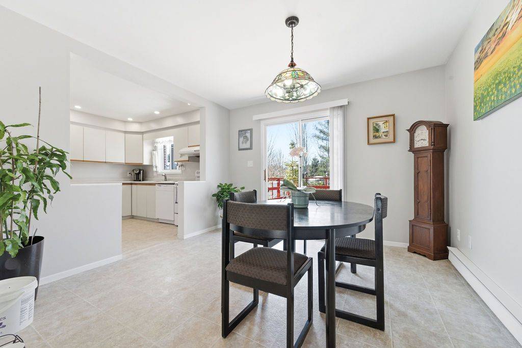 101 Frontenac CRES, Deep River, ON K0J 1P0