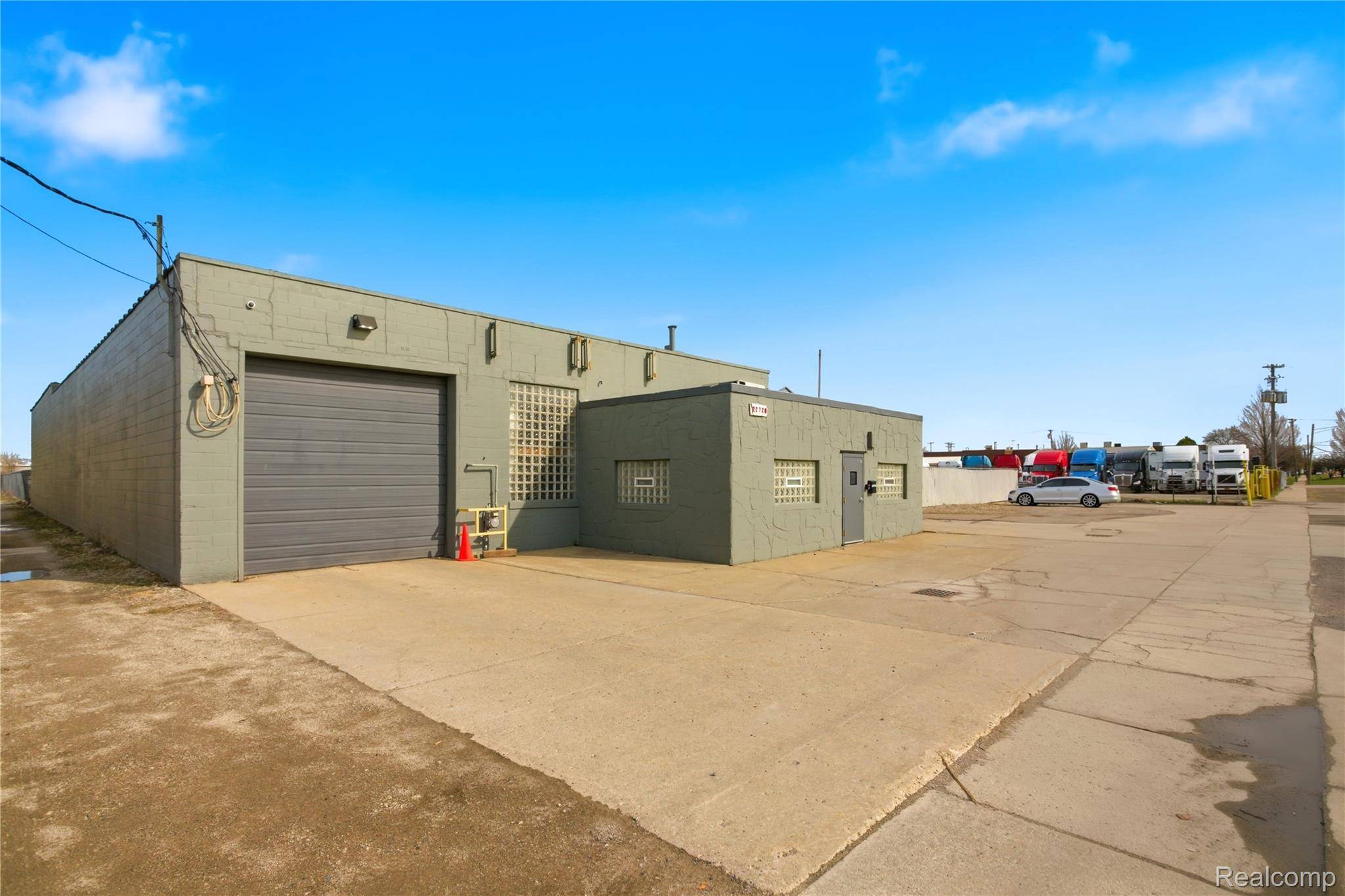 22728 Hoover, Warren, MI 48089