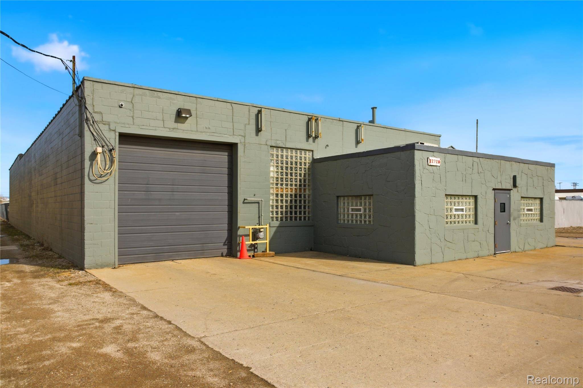 22728 Hoover, Warren, MI 48089