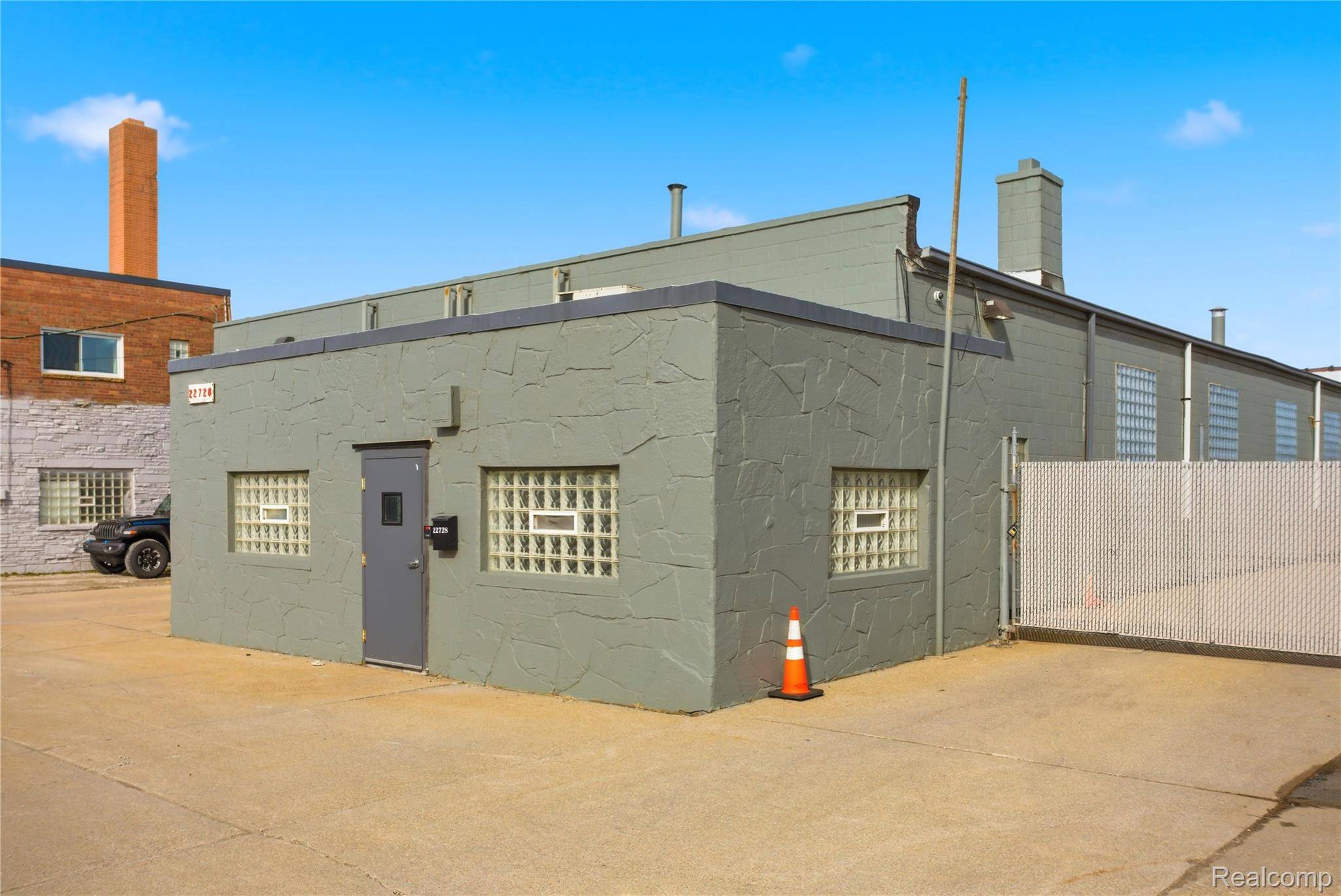 22728 Hoover, Warren, MI 48089