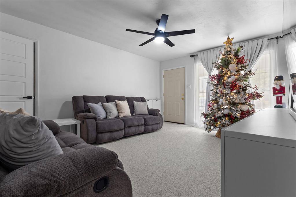 206 W Vista Drive, Garland, TX 75041