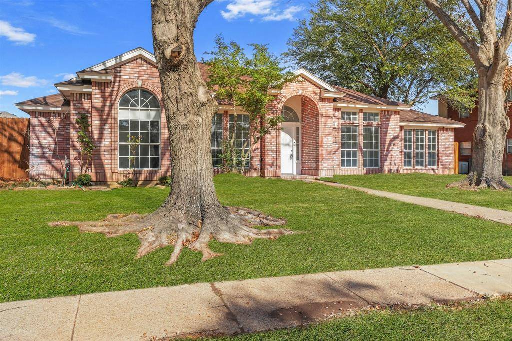 2912 Olympia Drive, Grand Prairie, TX 75052