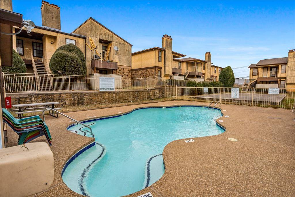 1735 Crest Grove Drive, Arlington, TX 76012