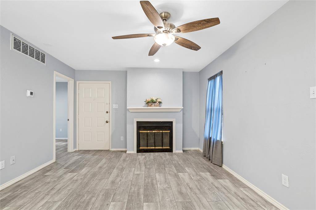 1735 Crest Grove Drive, Arlington, TX 76012