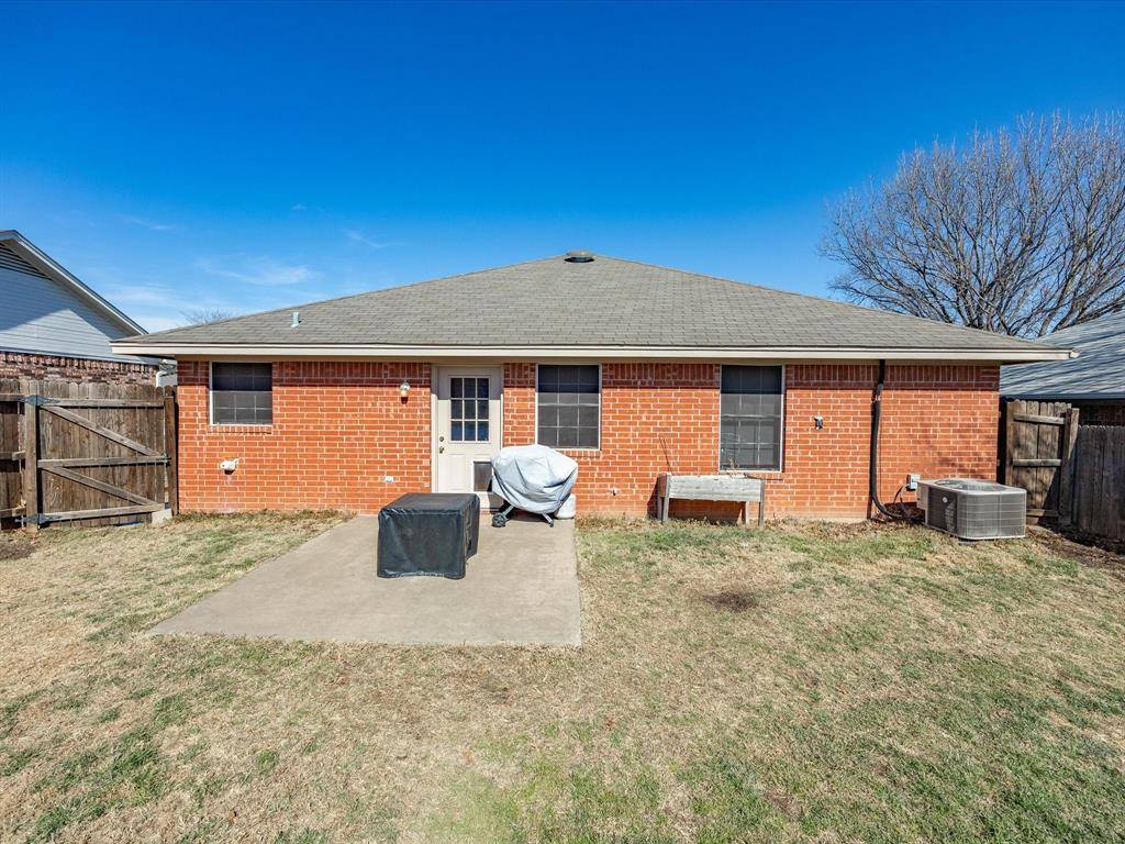 126 Black Forest Drive, Weatherford, TX 76086