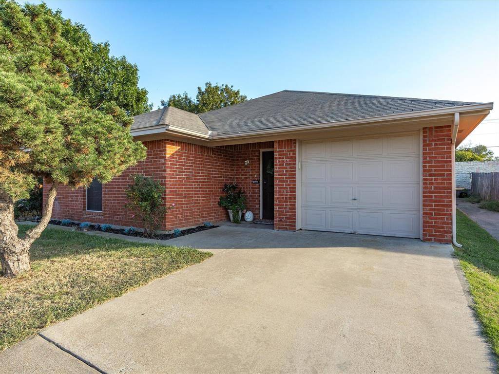126 Black Forest Drive, Weatherford, TX 76086