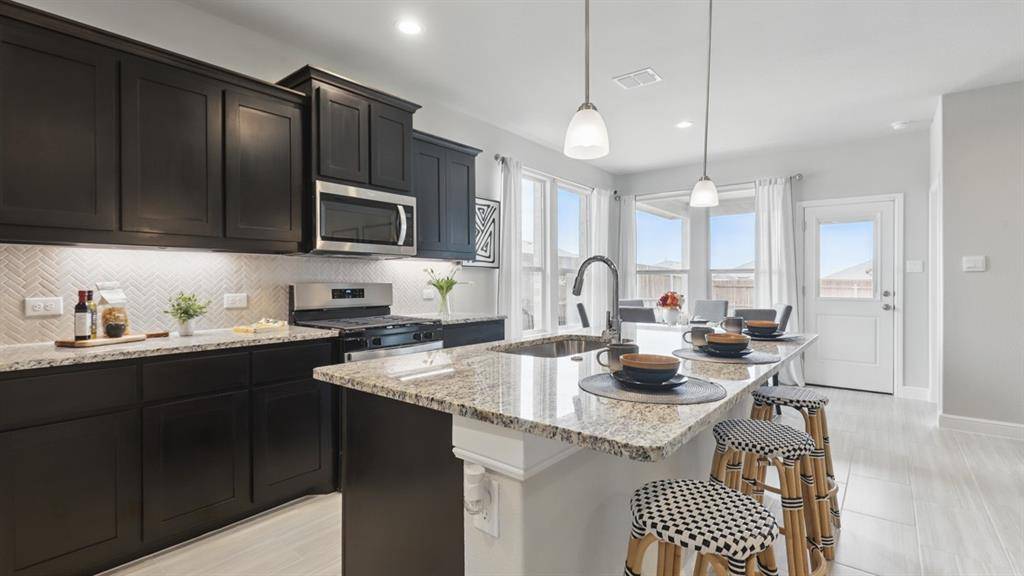 1919 CHEROKEE Lane, Cleburne, TX 76033