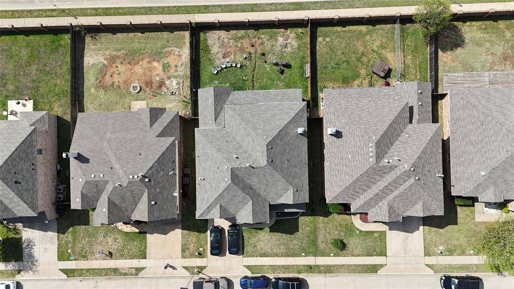 421 Roundrock Lane, Fort Worth, TX 76140