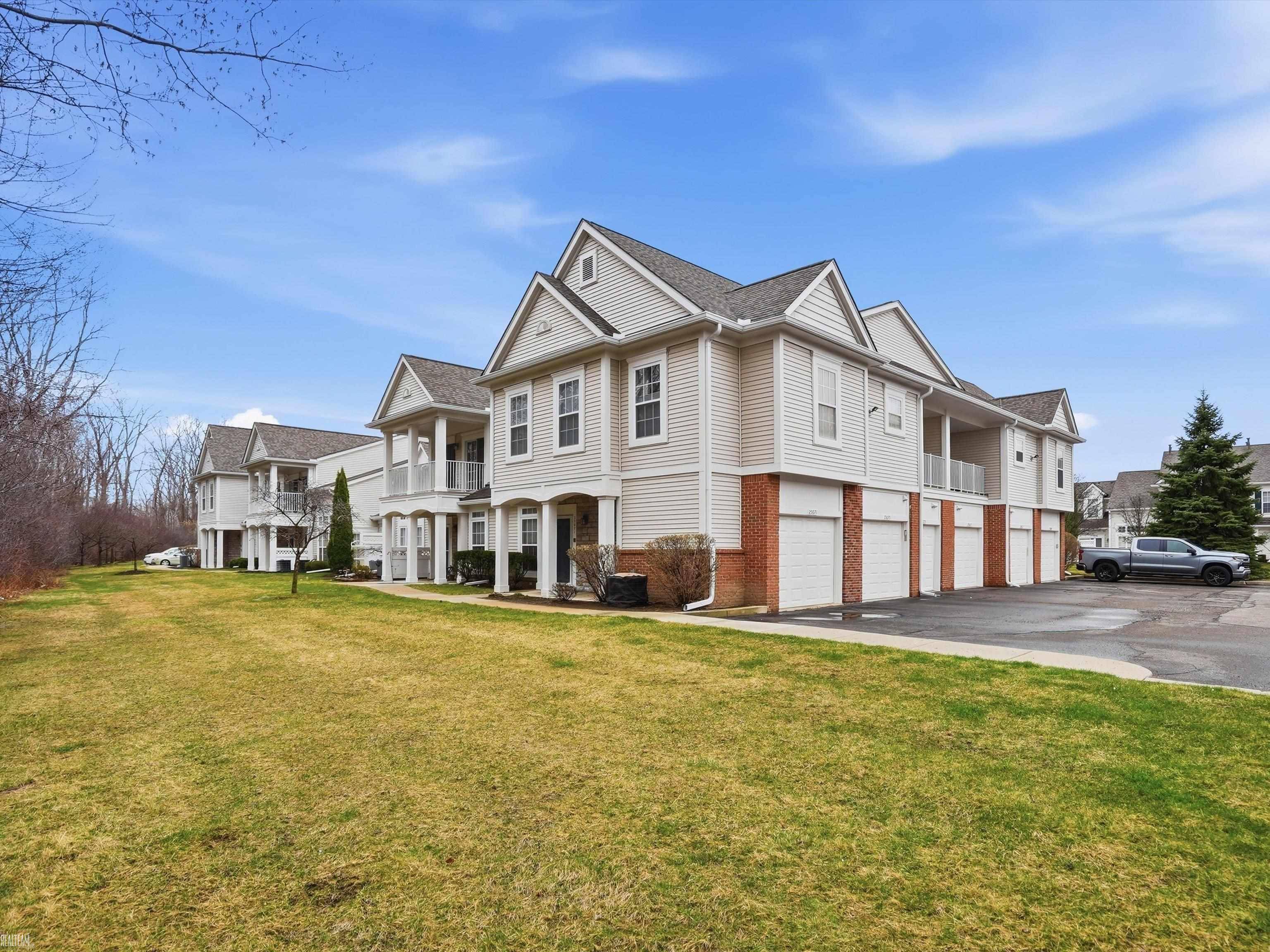 25675 N Maritime CIR, Harrison Twp, MI 48045