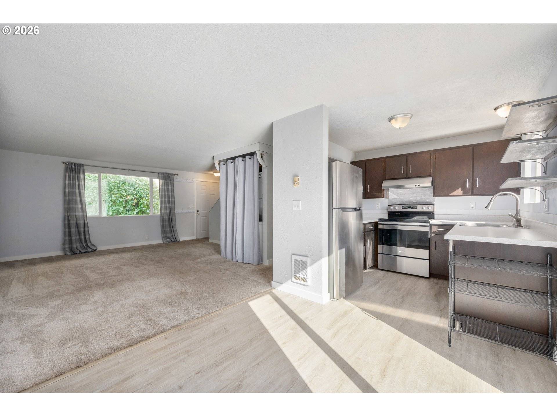 1933 W 17TH AVE #B, Eugene, OR 97402