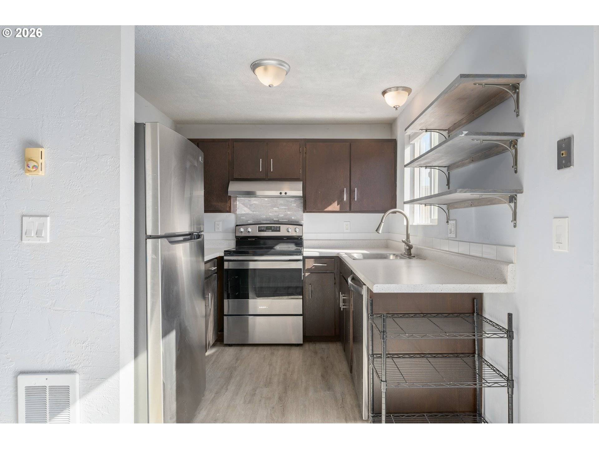 1933 W 17TH AVE #B, Eugene, OR 97402