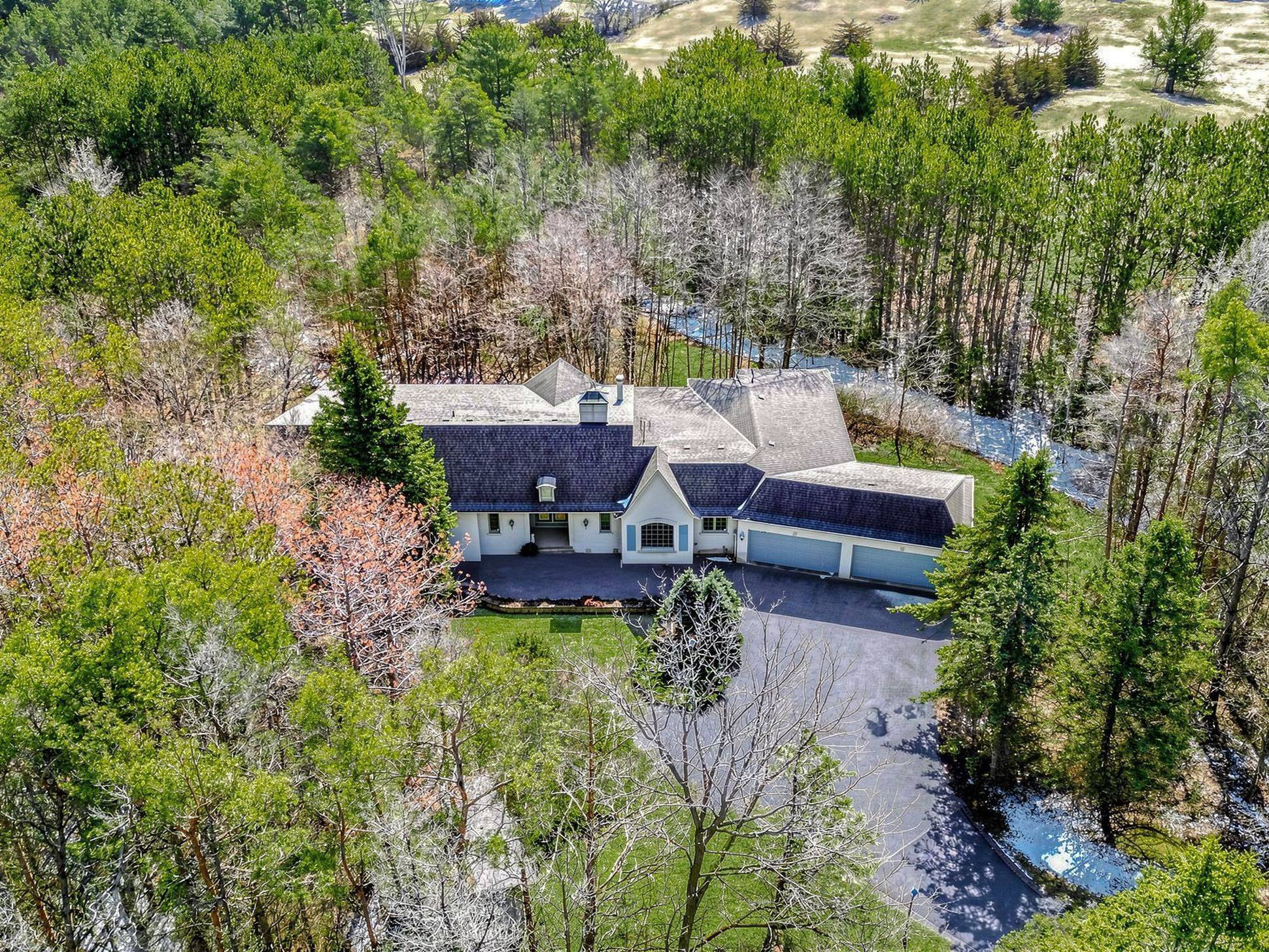 18381 McCowan RD, East Gwillimbury, ON L0G 1M0