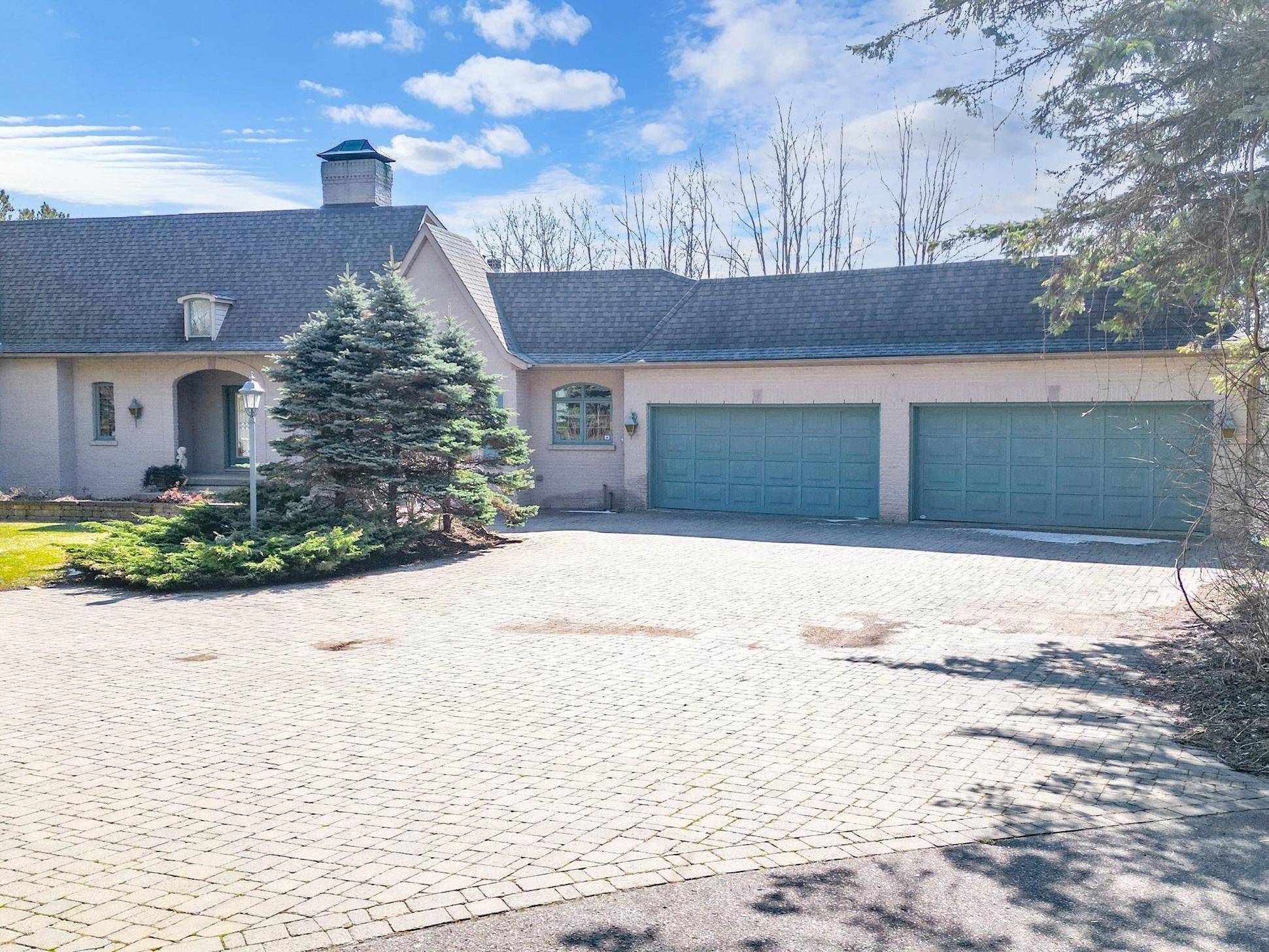 18381 McCowan RD, East Gwillimbury, ON L0G 1M0