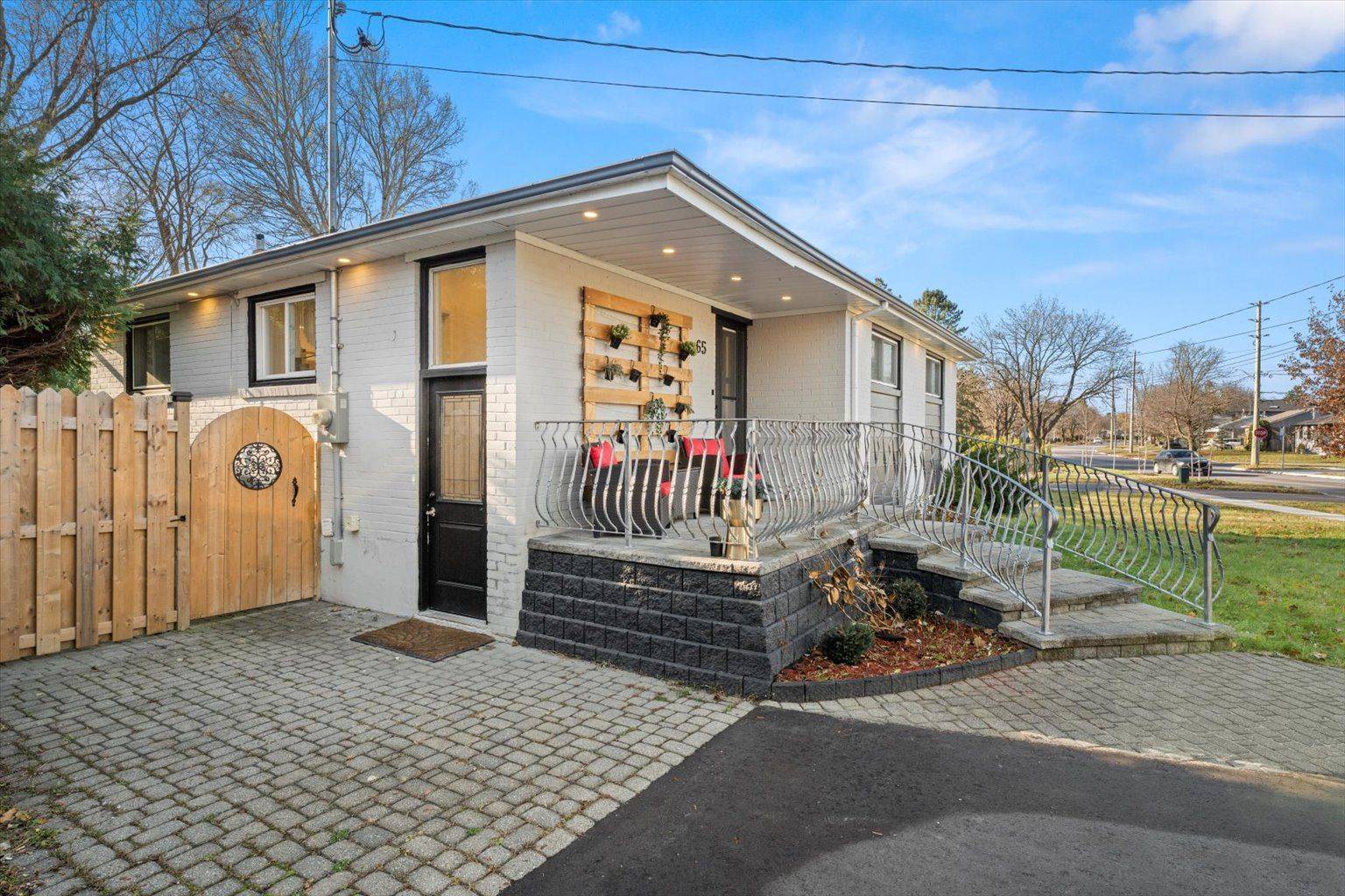 65 Murray DR #Lower 1, Aurora, ON L4G 2C2