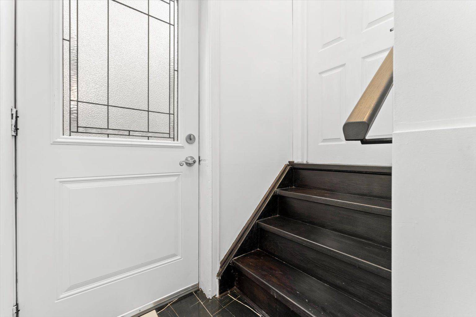 65 Murray DR #Lower 1, Aurora, ON L4G 2C2