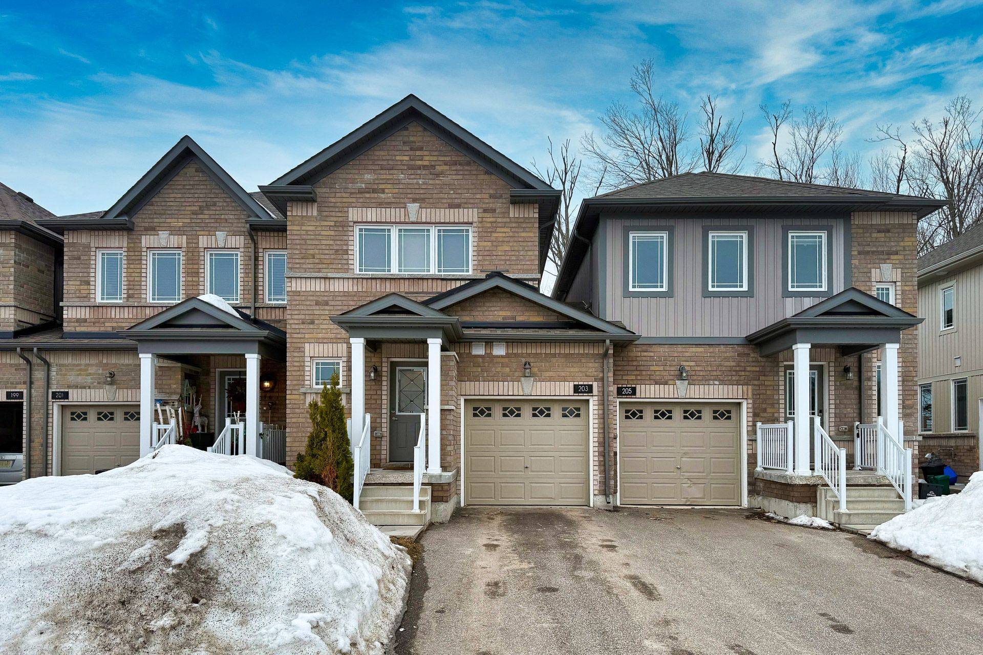 203 Diana DR, Orillia, ON L3V 8J8