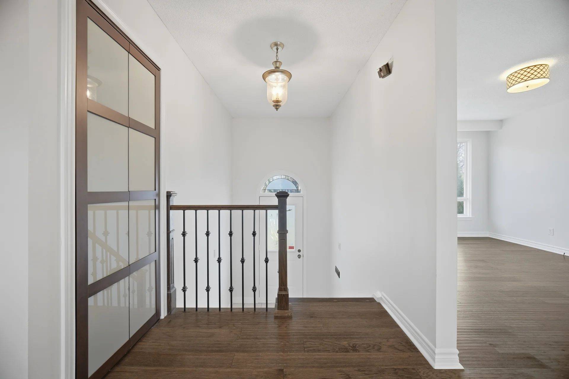 142 Osborne CRES, Oakville, ON L6M 1G1