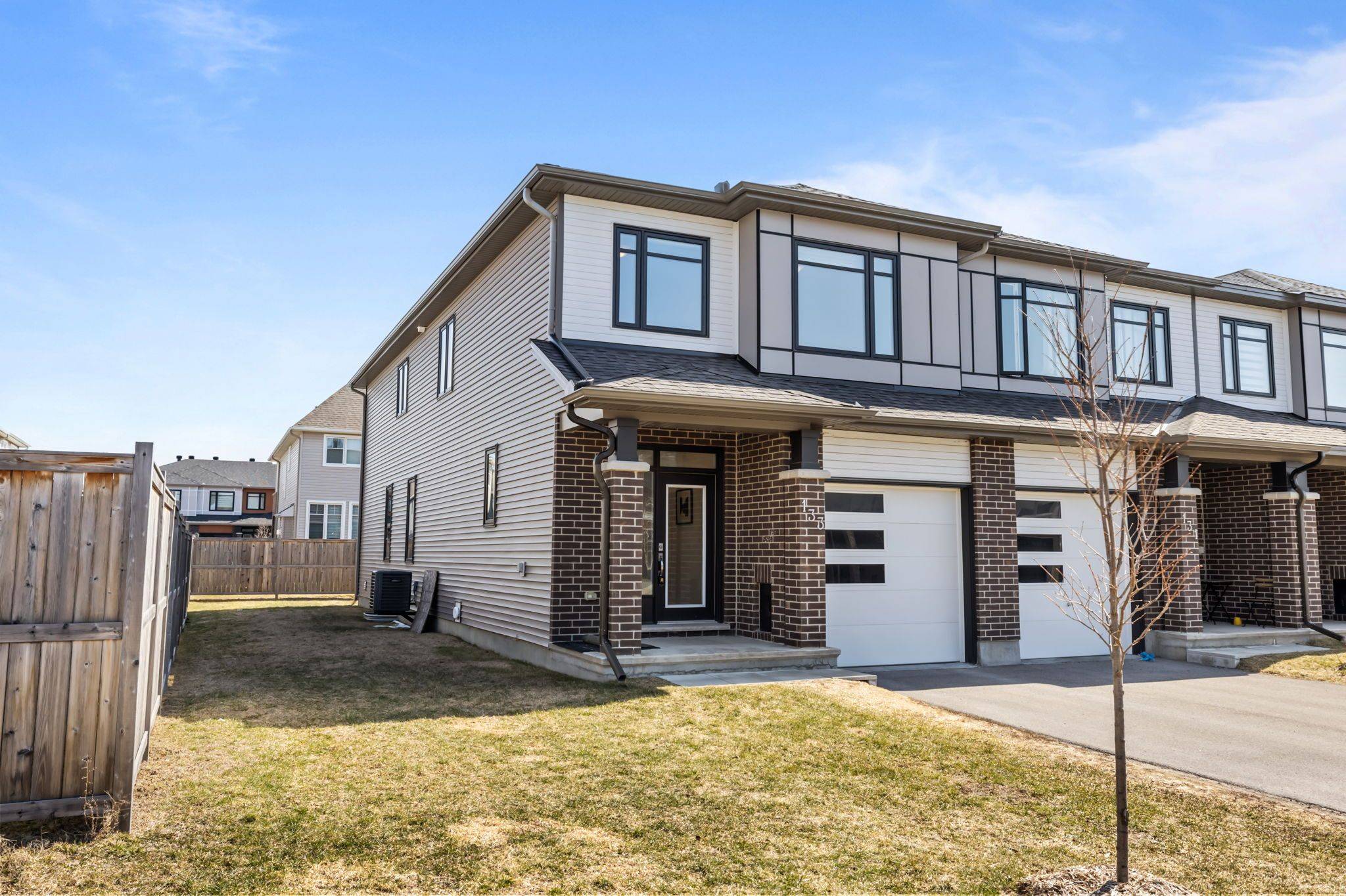 133 Angelonia CRES, Blossom Park - Airport And Area, ON K1T 0Y5