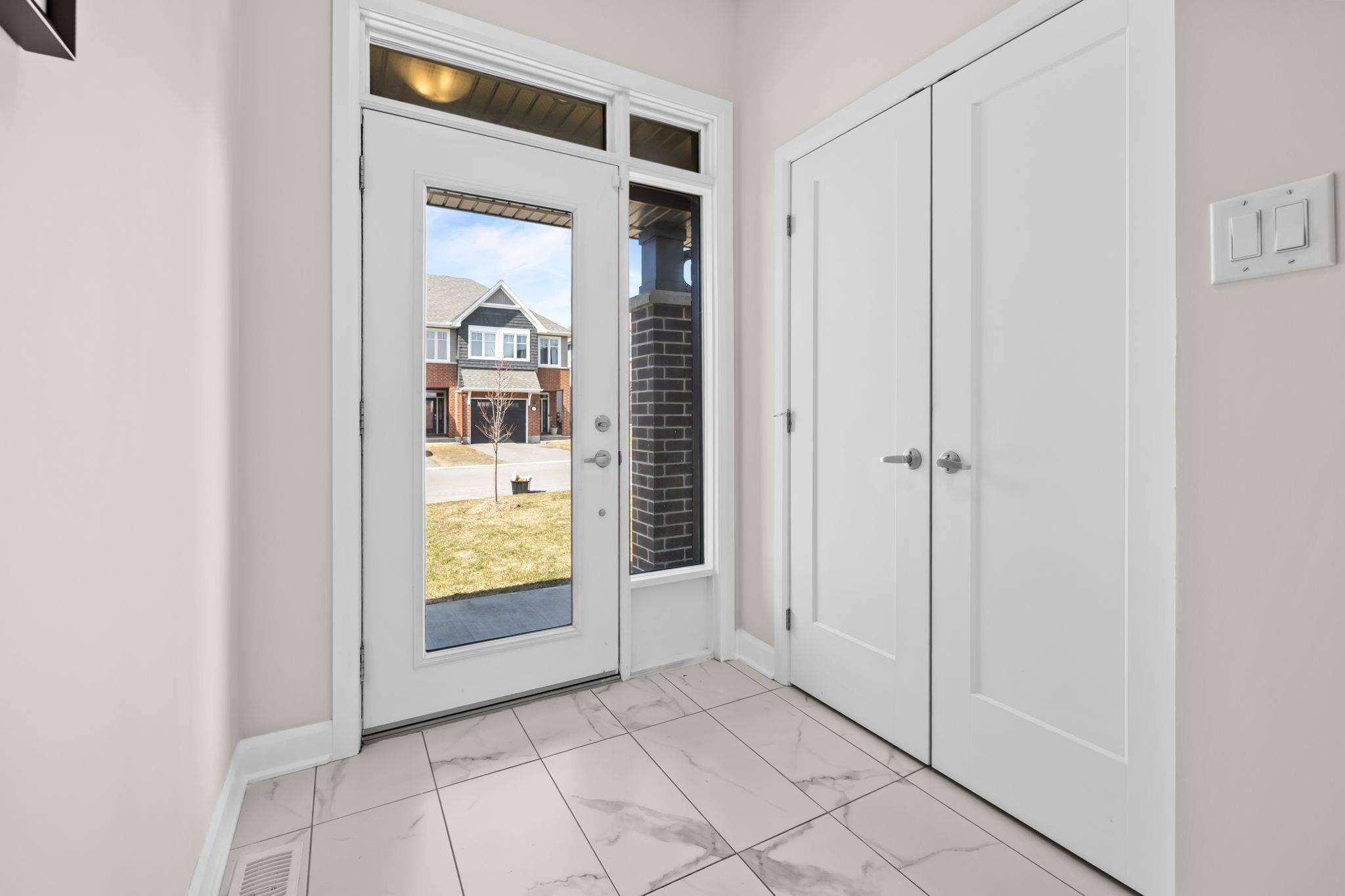 133 Angelonia CRES, Blossom Park - Airport And Area, ON K1T 0Y5