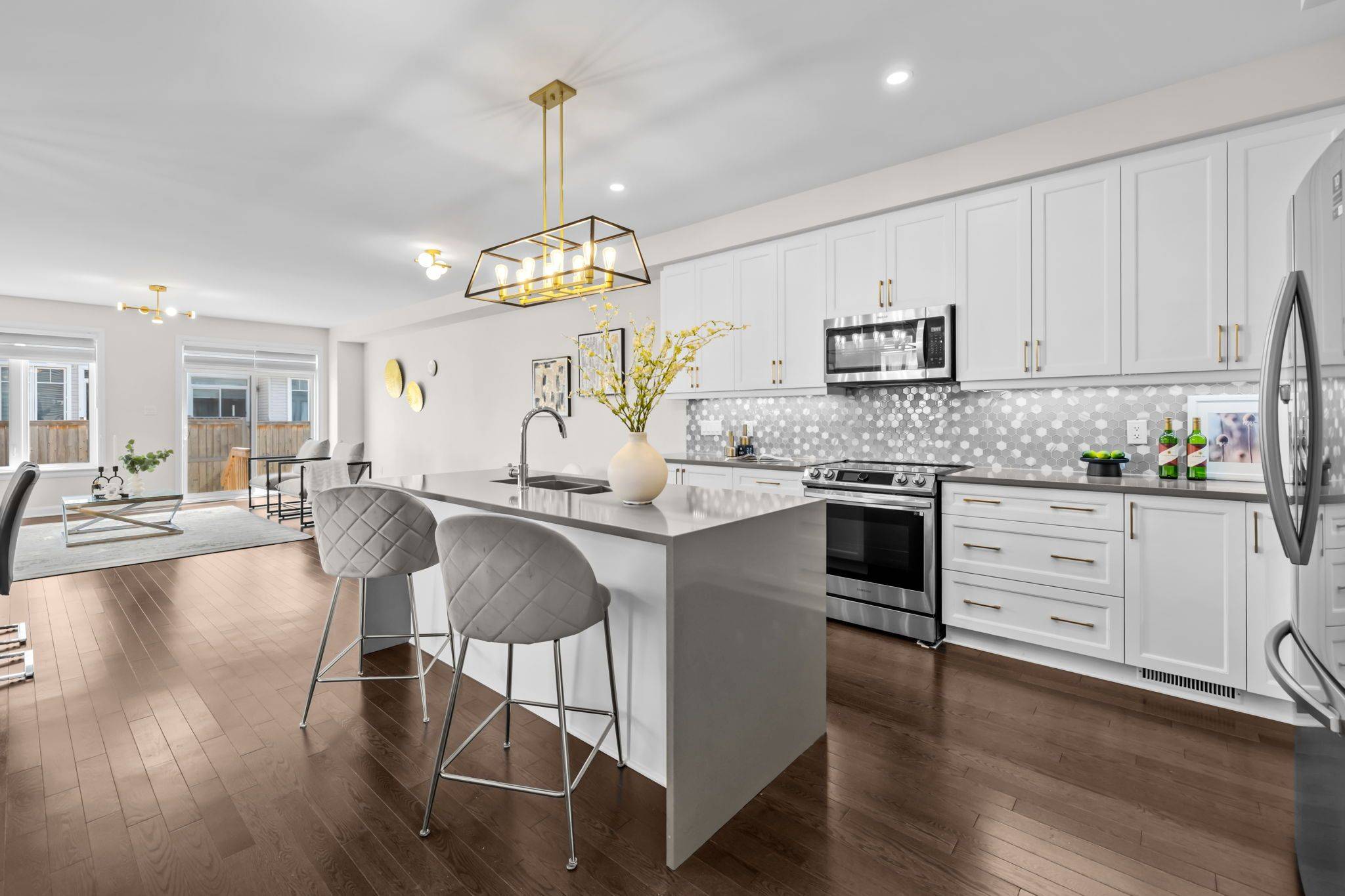 133 Angelonia CRES, Blossom Park - Airport And Area, ON K1T 0Y5