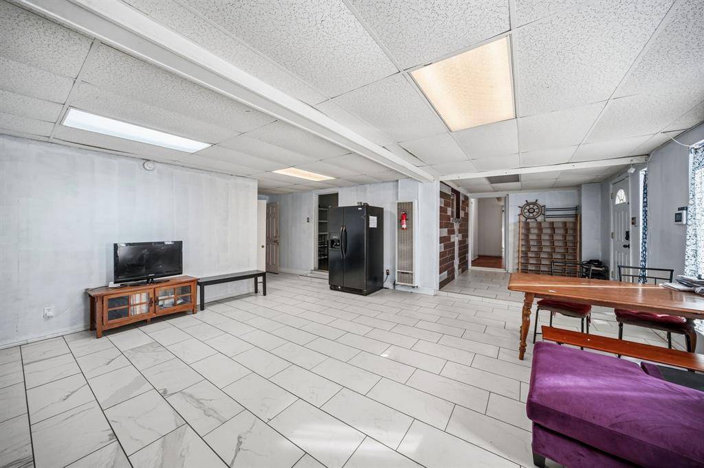 1716 John Smith Drive, Irving, TX 75061