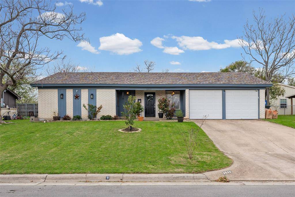 3900 Cresthill Road, Benbrook, TX 76116