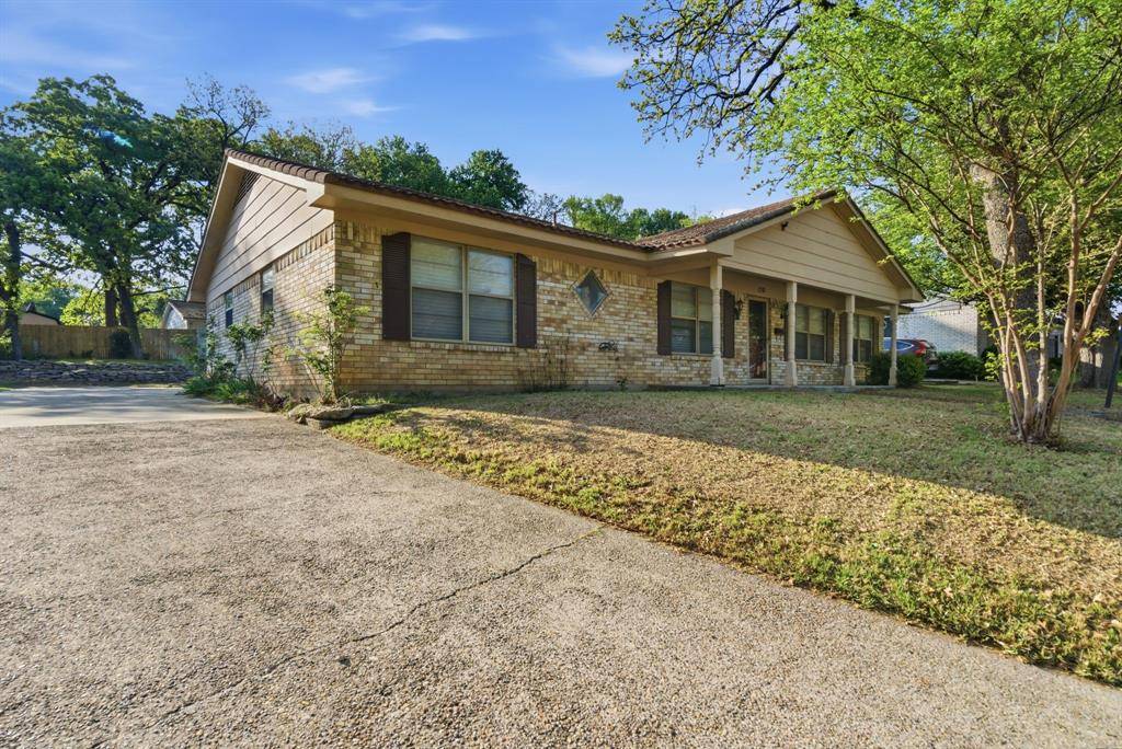 120 Timberlake Drive, Azle, TX 76020
