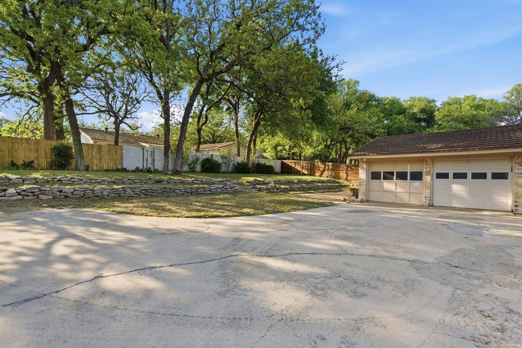 120 Timberlake Drive, Azle, TX 76020