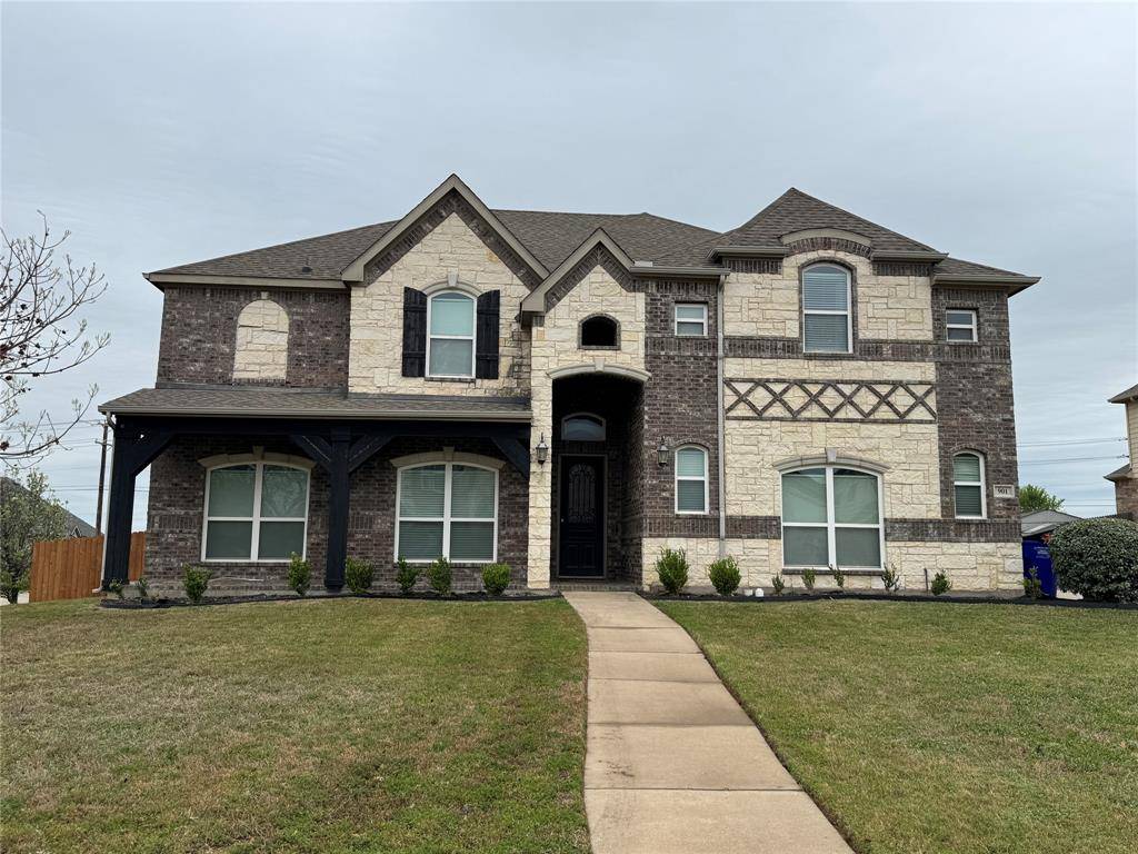 901 Sunrise Drive, Kennedale, TX 76060