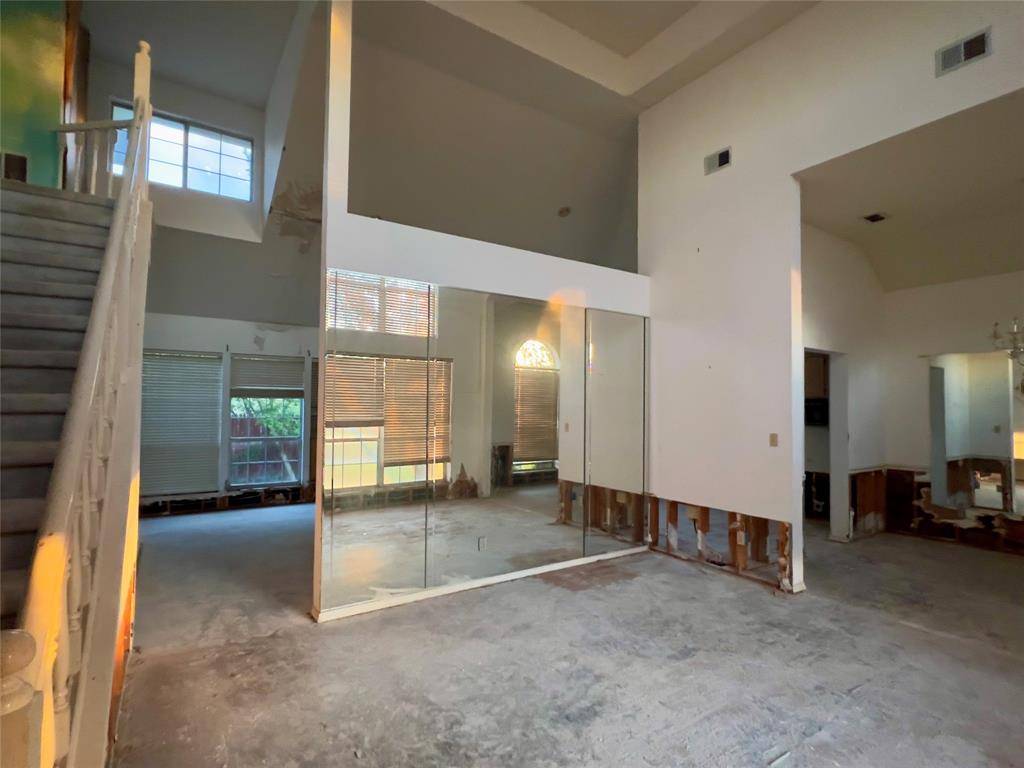 8316 Autumncrest Court, Dallas, TX 75249